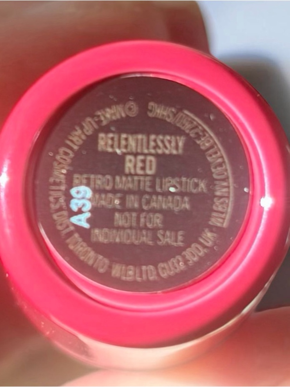 MAC Cosmetics Relentlessly Red Retro Matte Lipstick *Holiday Magic*